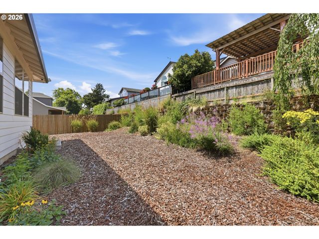 3779 Sw MCKINLEY St, Gresham, OR 97080