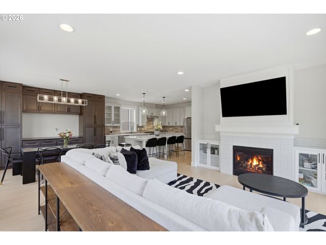 3779 Sw MCKINLEY St, Gresham, OR 97080