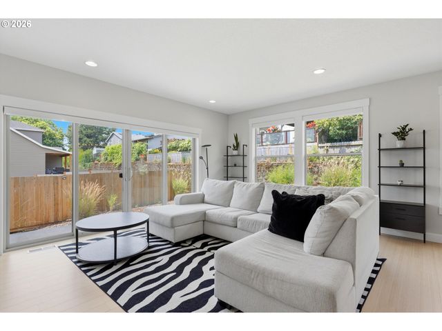 3779 Sw MCKINLEY St, Gresham, OR 97080