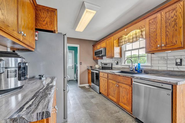 75 Estate DR, Glade Hill, VA 24092