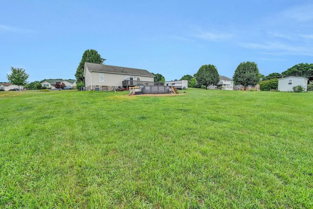75 Estate DR, Glade Hill, VA 24092