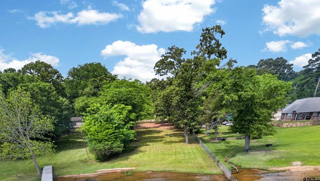 22693 Creekwood Dr, Flint, TX 75762