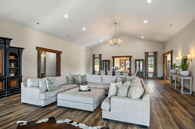 1656 Dibrell Lucky Road, Mcminnville, TN 37110