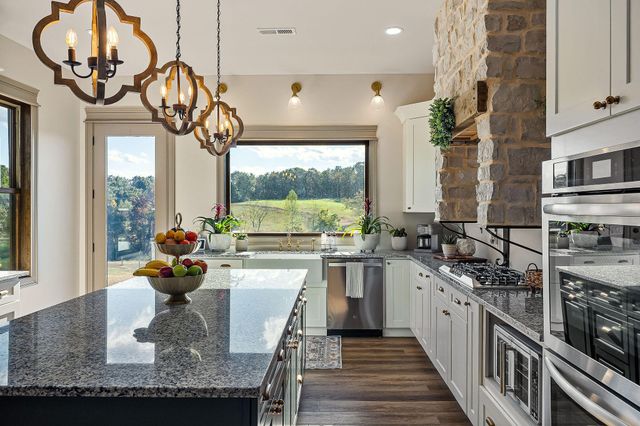 1656 Dibrell Lucky Road, Mcminnville, TN 37110