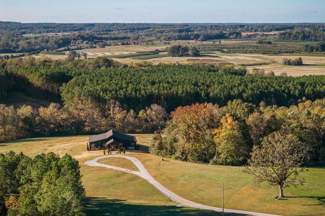 1656 Dibrell Lucky Road, Mcminnville, TN 37110