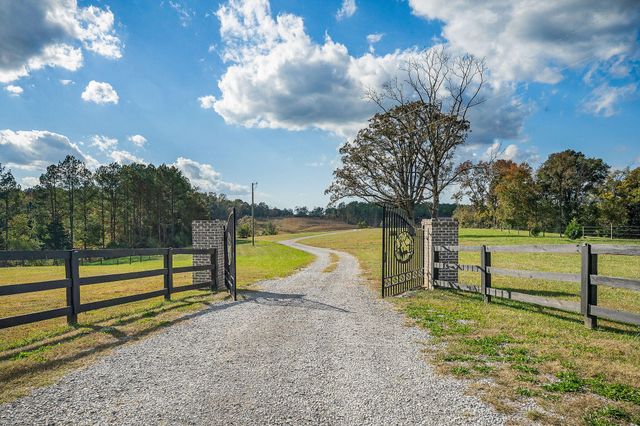 1656 Dibrell Lucky Road, Mcminnville, TN 37110