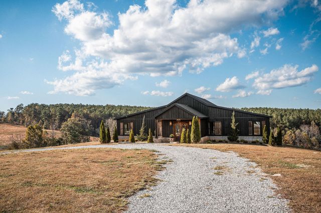 1656 Dibrell Lucky Road, Mcminnville, TN 37110