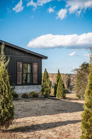 1656 Dibrell Lucky Road, Mcminnville, TN 37110