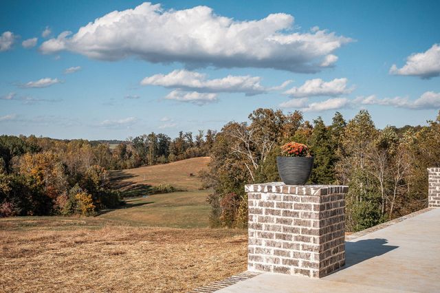 1656 Dibrell Lucky Road, Mcminnville, TN 37110