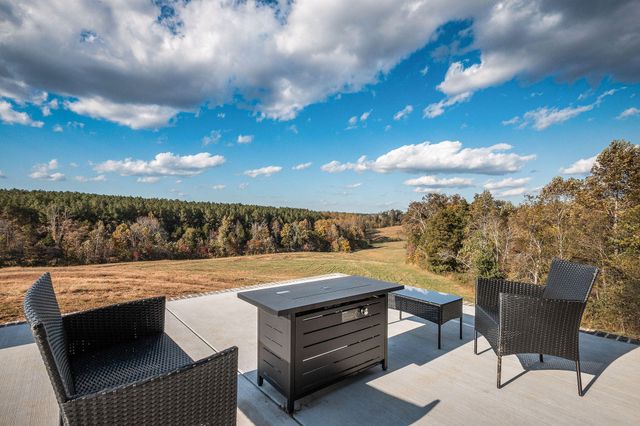 1656 Dibrell Lucky Road, Mcminnville, TN 37110