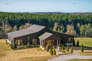 1656 Dibrell Lucky Road, Mcminnville, TN 37110