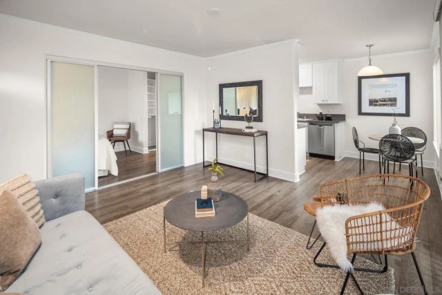 8581 Villa La Jolla Dr N, La Jolla, CA 92037