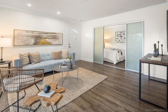 8581 Villa La Jolla Dr N, La Jolla, CA 92037