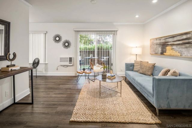 8581 Villa La Jolla Dr N, La Jolla, CA 92037