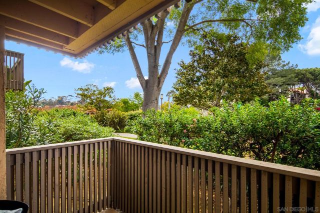 8581 Villa La Jolla Dr N, La Jolla, CA 92037