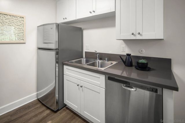 8581 Villa La Jolla Dr N, La Jolla, CA 92037