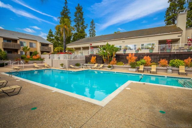 8581 Villa La Jolla Dr N, La Jolla, CA 92037