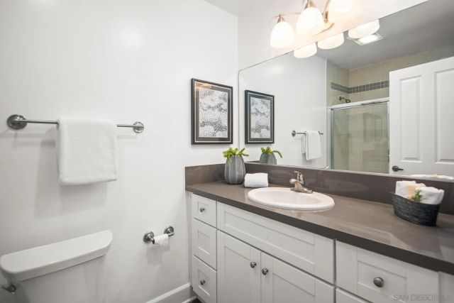 8581 Villa La Jolla Dr N, La Jolla, CA 92037