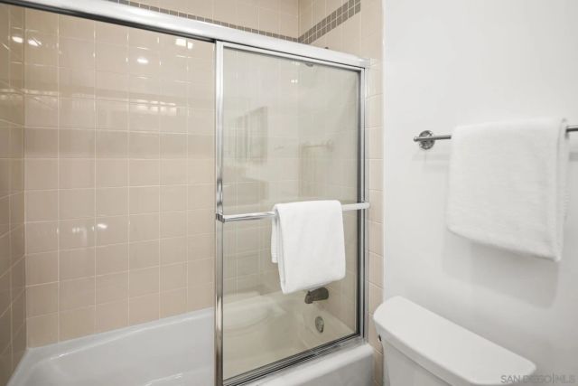 8581 Villa La Jolla Dr N, La Jolla, CA 92037