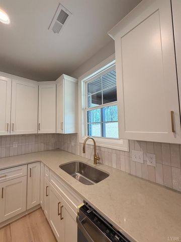 9 Live Oak Court, Forest, VA 24551