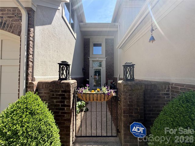 8964 Challis Hill Lane, Charlotte, NC 28226