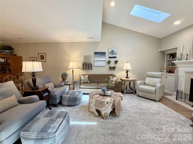 8964 Challis Hill Lane, Charlotte, NC 28226