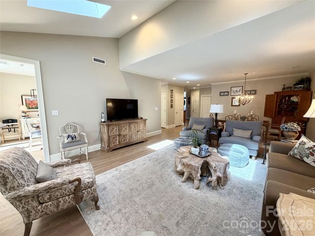 8964 Challis Hill Lane, Charlotte, NC 28226