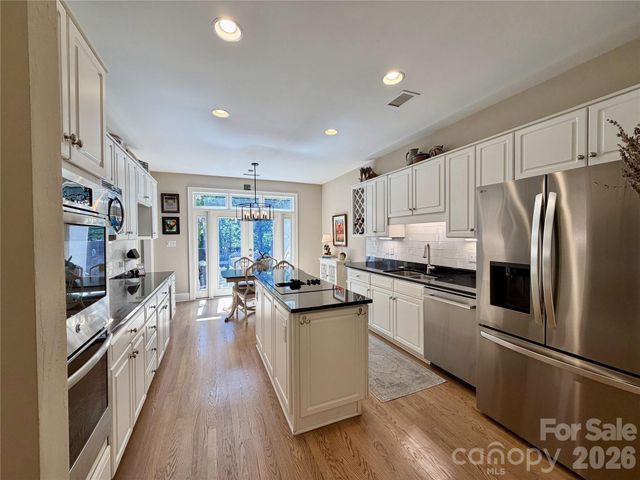 8964 Challis Hill Lane, Charlotte, NC 28226