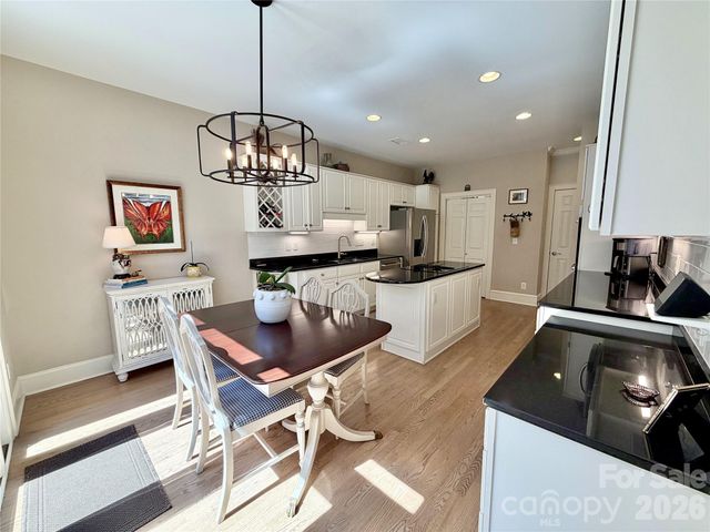 8964 Challis Hill Lane, Charlotte, NC 28226