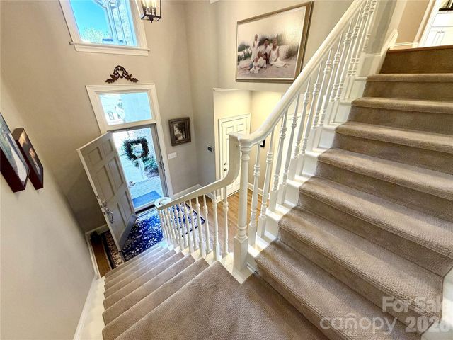 8964 Challis Hill Lane, Charlotte, NC 28226