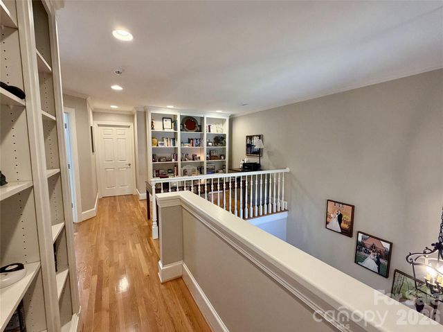 8964 Challis Hill Lane, Charlotte, NC 28226