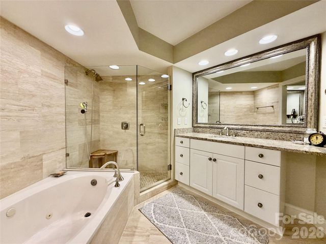 8964 Challis Hill Lane, Charlotte, NC 28226