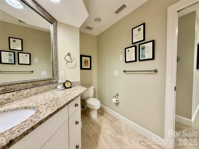 8964 Challis Hill Lane, Charlotte, NC 28226