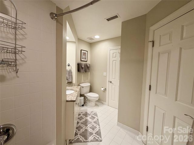 8964 Challis Hill Lane, Charlotte, NC 28226