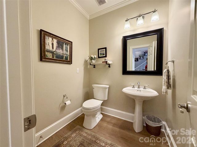 8964 Challis Hill Lane, Charlotte, NC 28226