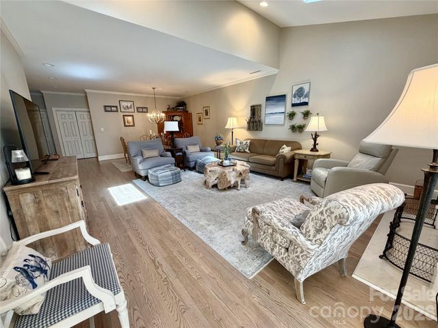 8964 Challis Hill Lane, Charlotte, NC 28226