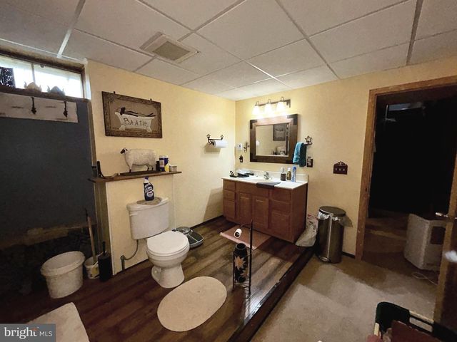 4 COREY LN, New Oxford, PA 17350