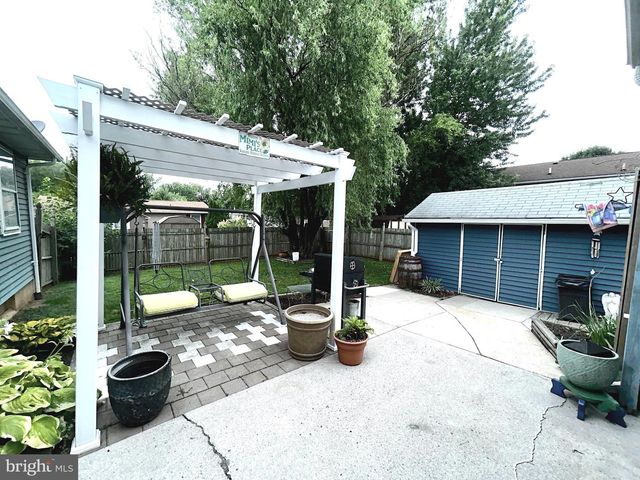 4 COREY LN, New Oxford, PA 17350