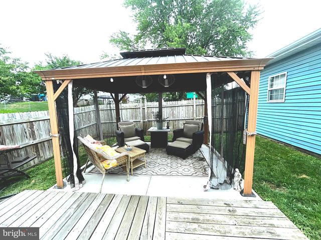 4 COREY LN, New Oxford, PA 17350