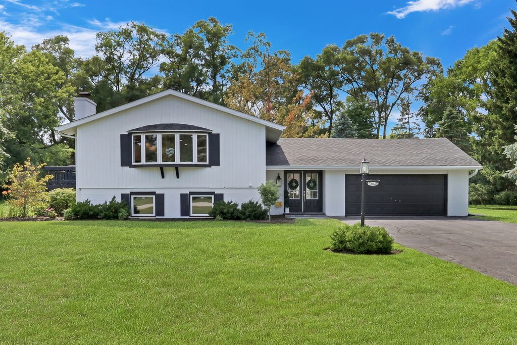 31340 N Liberty Road, Grayslake, IL 60030