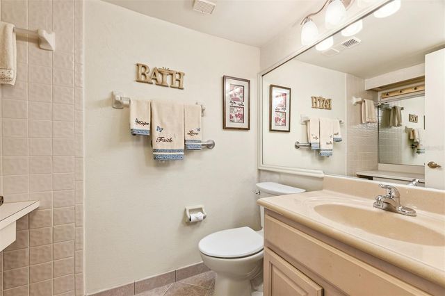 2921 CLUBVIEW DRIVE 5L6, Orlando, FL 32822