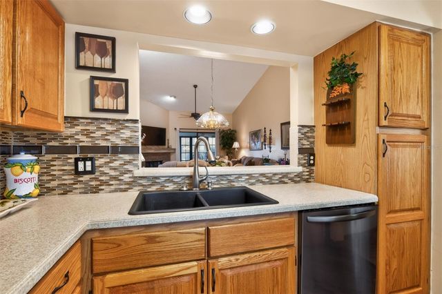 2921 CLUBVIEW DRIVE 5L6, Orlando, FL 32822