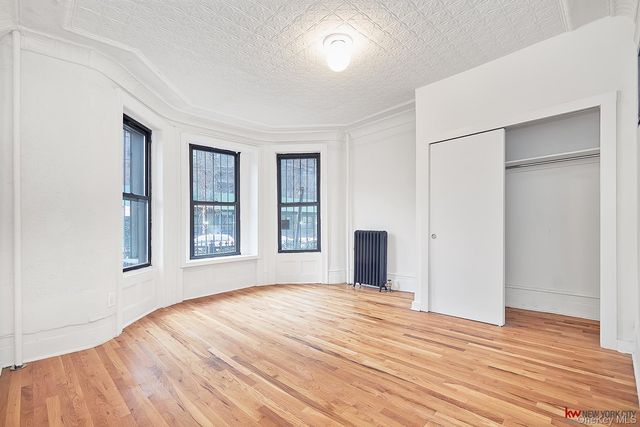 1037 College Avenue, Bronx, NY 10456