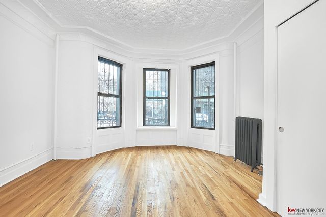 1037 College Avenue, Bronx, NY 10456