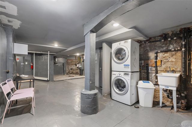 1037 College Avenue, Bronx, NY 10456