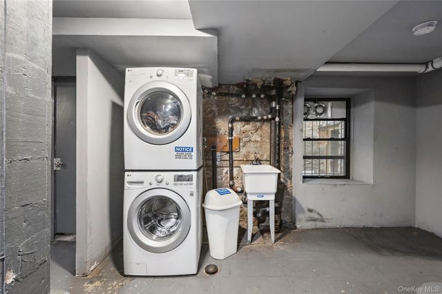 1037 College Avenue, Bronx, NY 10456