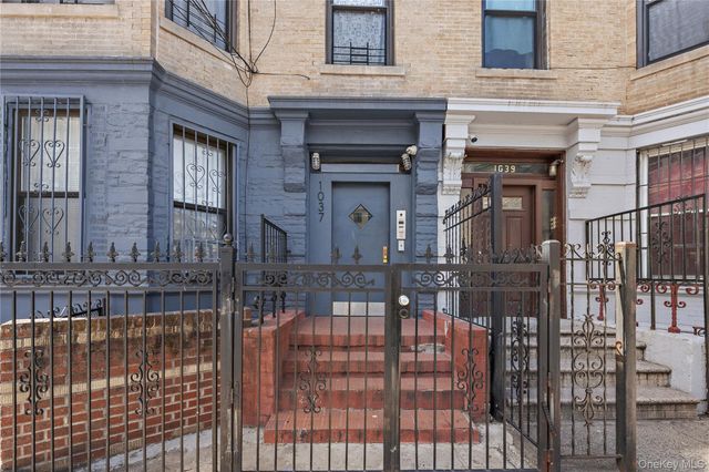 1037 College Avenue, Bronx, NY 10456