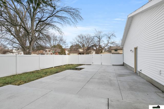 5801 S 32Nd Street, Lincoln, NE 68516