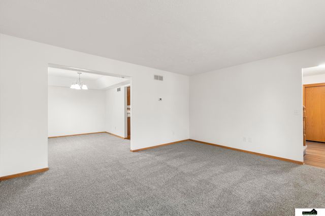 5801 S 32Nd Street, Lincoln, NE 68516