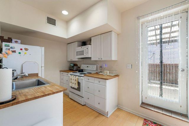 1502 N 17TH ST, Philadelphia, PA 19121